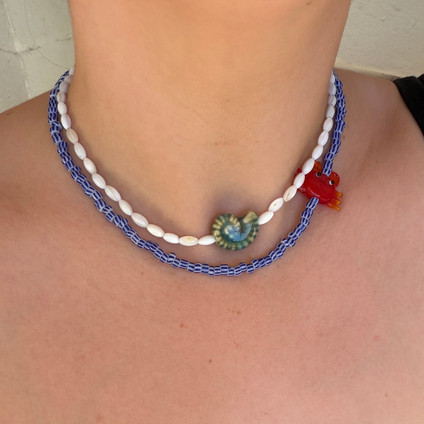 BLUE SHELL CHOKER