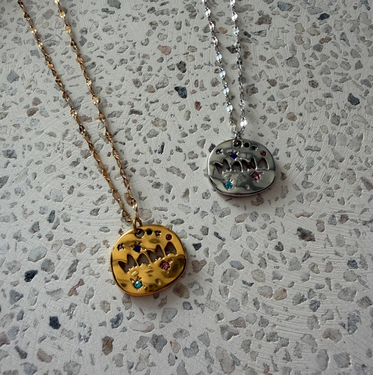 MAMA NECKLACE