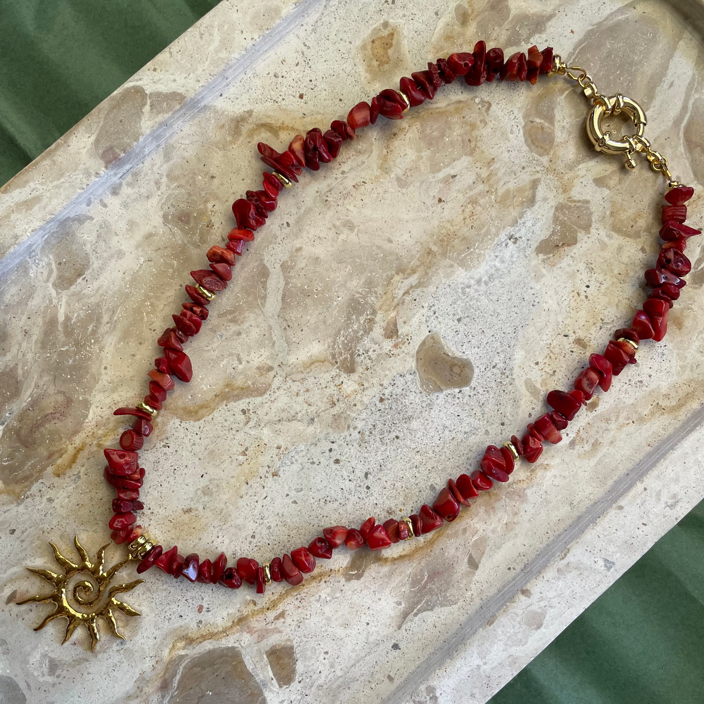 SÒL NECKLACE