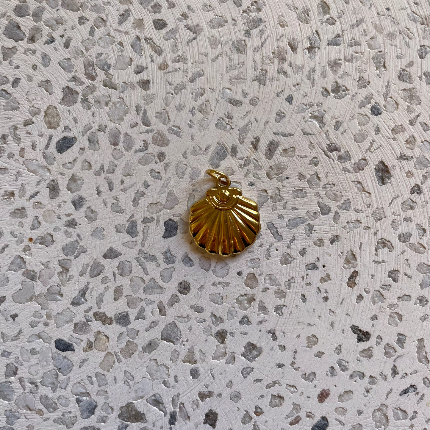 SEA SHELL CHARM